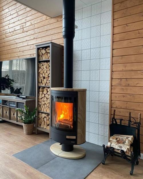 Этот загородный домик расположен в сердце петербургской области и просто поражает своей красотой и уютом. 07