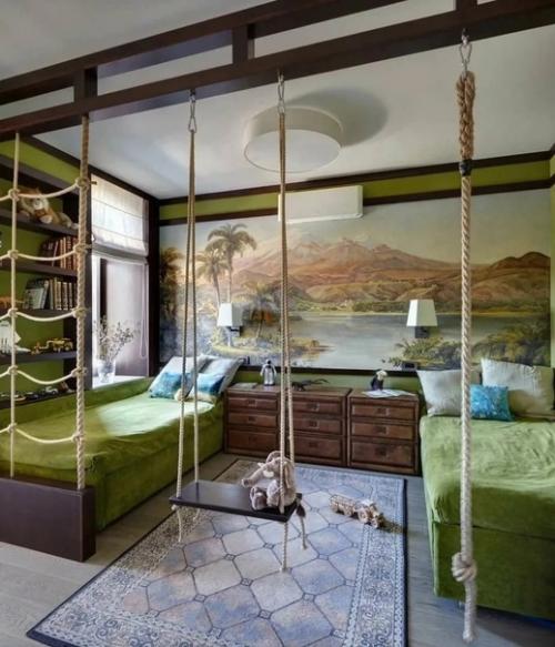 Находясь в этой комнате, я не могу не обратить внимание на спальную зону для братьев.