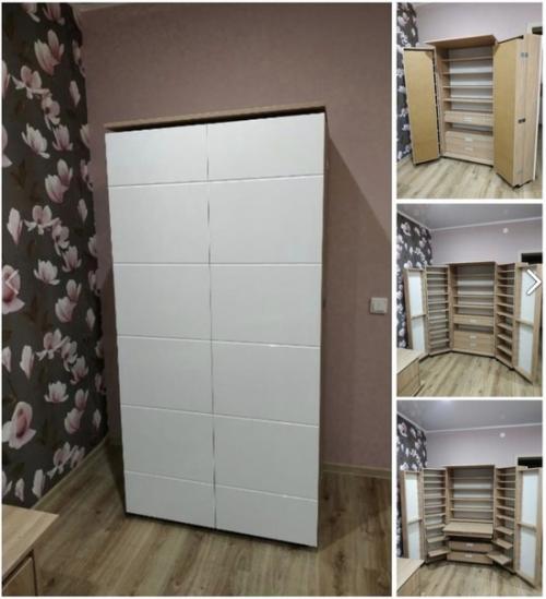 Хозяйка довольна тем, что ее муж создал практичное место для хранения женских вещей, и она может вместить все свои вещи в этом гардеробе/шкафу. 
