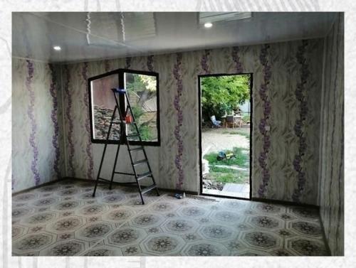 Вот такую вот летнию кухню оперативно отстроили у себя на участке. 02