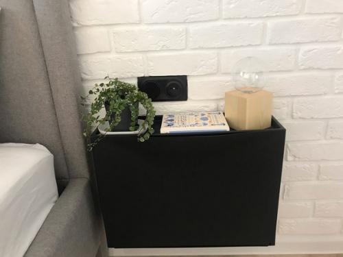 Я тоже хочу показать вам интерьер моей скромной квартиры. 04