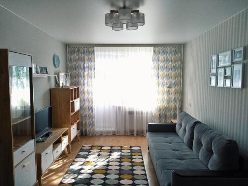 Никакой дизайн не планировал, делал как хочется и по финансам. 02