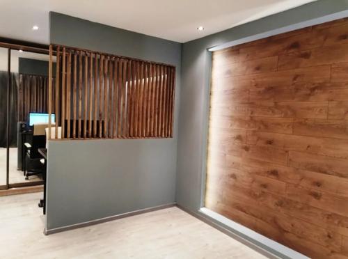 Из старой однушки в современную квартиру для холостого мужика стоит отметить, что до тоже вполне себе ничего. 04