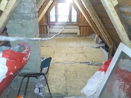 Разгреб старый чердак на даче, потому что встала нужда переехать туда на пмж. 02