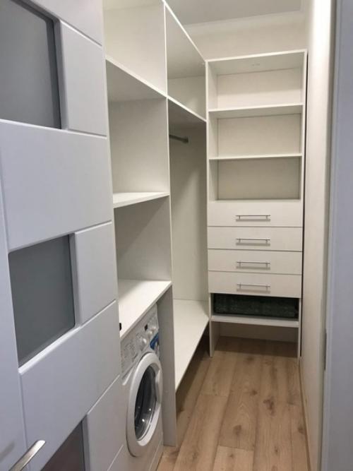 Я тоже хочу показать вам интерьер моей скромной квартиры. 09