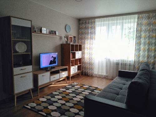 Никакой дизайн не планировал, делал как хочется и по финансам. 04