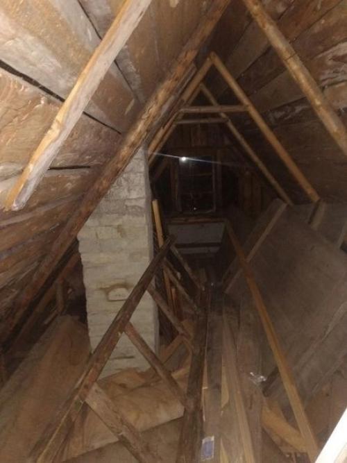 Разгреб старый чердак на даче, потому что встала нужда переехать туда на пмж. 01