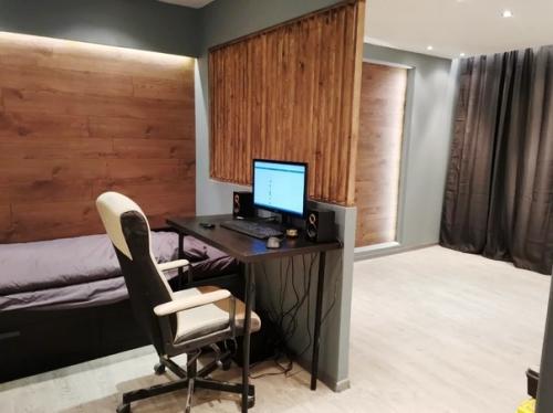 Из старой однушки в современную квартиру для холостого мужика стоит отметить, что до тоже вполне себе ничего. 05