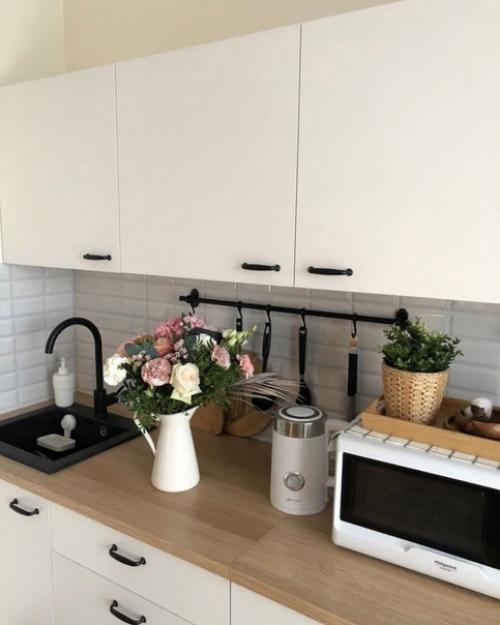 Многие из моих знакомых уверяли меня, что мне не удастся найти хорошую кухню за 20 тысяч, но оказалось, что они ошибались. 04