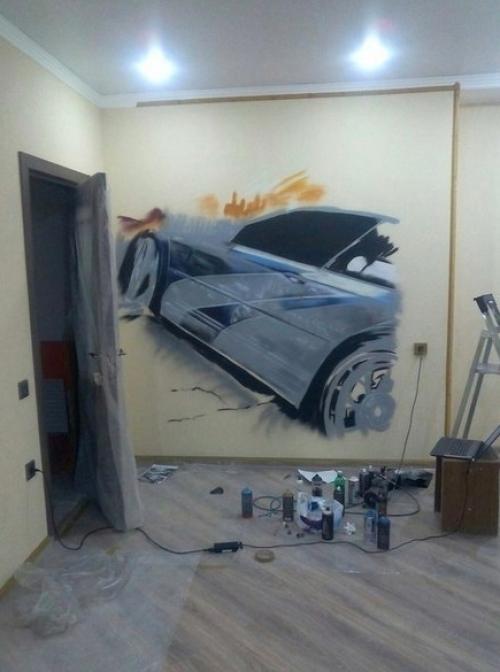 Мой сын решил добавить в свою комнату что-то особенное, и самостоятельно раскрасил одну из стен. 01