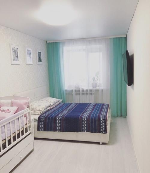 Семейная пара решили поделиться как они оформили свою спальную комнату. 02