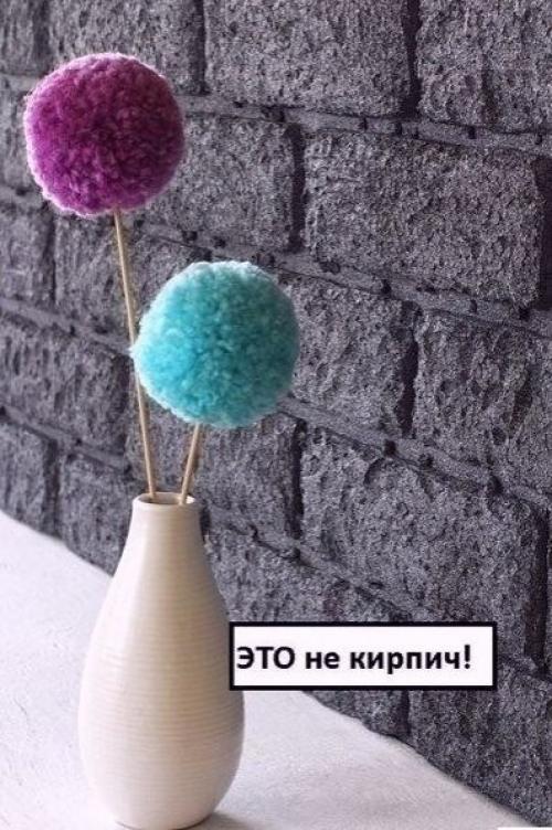 Одна девушка поделилась мастер классом, как оформить стены в квартире под кирпичную плитку.