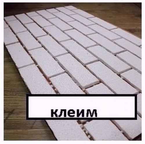 Одна девушка поделилась мастер классом, как оформить стены в квартире под кирпичную плитку. 02