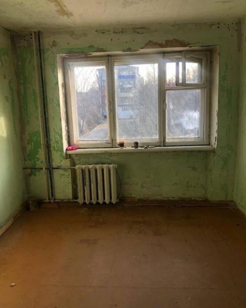 Сделали небольшую перепланировочку и превратили свою однушку в студию. 01