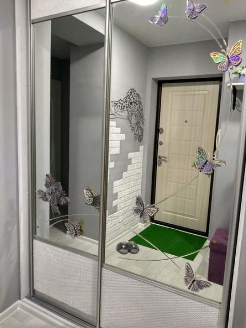 Еще одна прихожая, которой любезно поделились с нами. 01