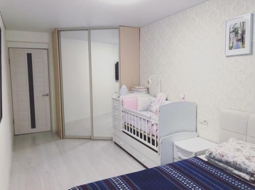 Семейная пара решили поделиться как они оформили свою спальную комнату. 03