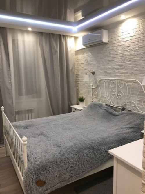 У нас была однушка, но как правило одной комнаты весьма мало и мы решили сделать двушку. 07