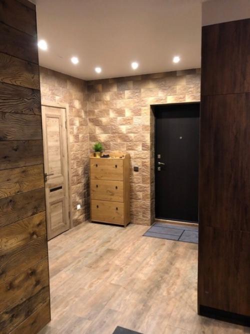 У нас была однушка, но как правило одной комнаты весьма мало и мы решили сделать двушку.