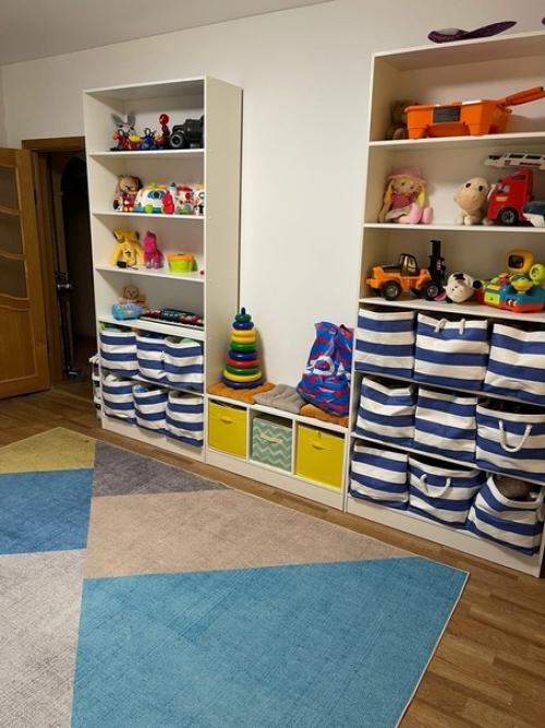 В комнате наших мальчишек мы постарались обставить ее минимумом мебели, так чтобы было достаточно места для игр и забав. 01