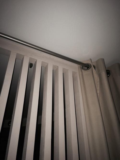 У нас в квартире только одна детская комната и, когда начали ремонт, мы решили разделить ее на зоны для каждого ребенка. 06