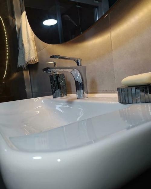 Вот так мы свой санузел обыграли. 07