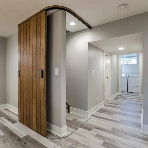 Немного дерева в современном интерьере никогда не будет лишним.