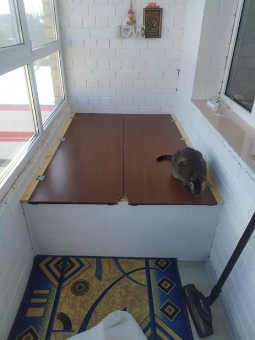 Такую приспособу сделали у себя на лоджии.