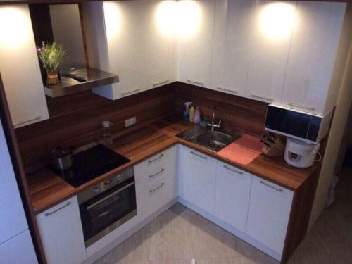 Сделали ремонт на кухне и в ванной комнате.