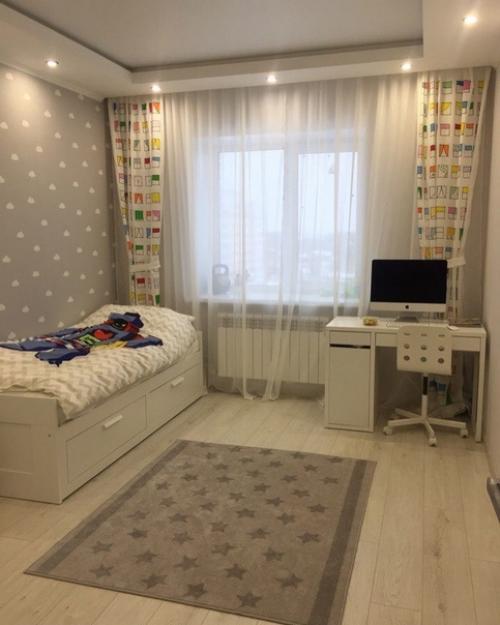 Вот сделали ремонт в детской, но вот теперь в замешательстве, получилось как то слишком много серого, надо было добавить побольше ярких цветов.