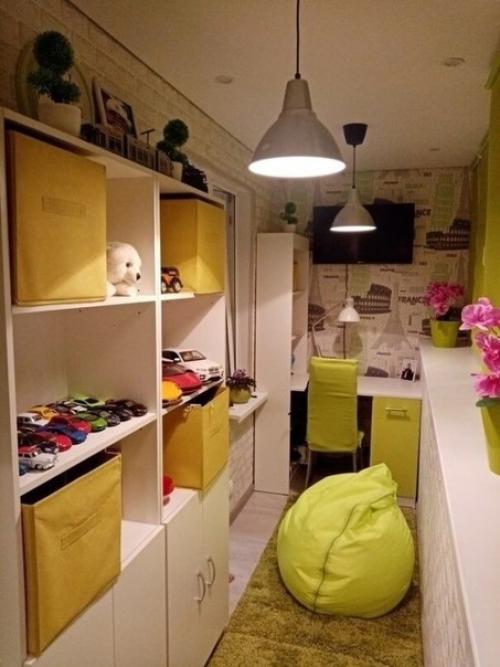 Сами понимаете, что у каждого должно быть свое личное пространство, а так как у нас однушка, то крайне проблематично что то выдумать. 03