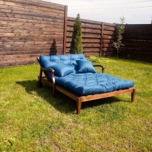 Себе на участке такой вот лежак смастерил. 02