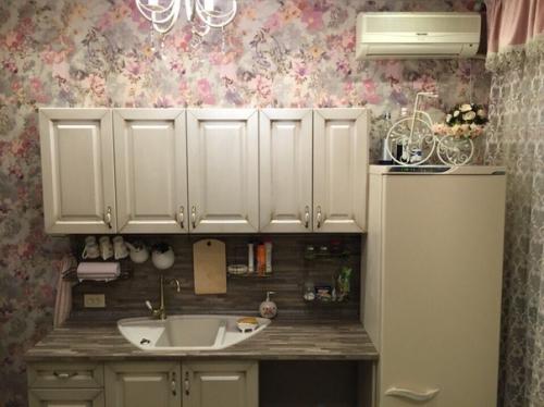 Моя кухня.  Ремонт оригинальный, некоторым не нравится, а мне в самый раз) веселенько получилось. 05