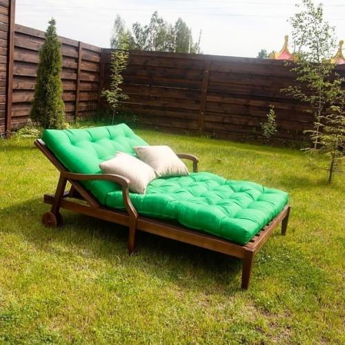 Себе на участке такой вот лежак смастерил.