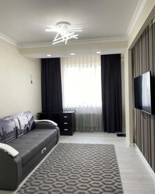 Я хотел бы представить вам ремонт, выполненный в нашей трех комнатной квартире несколько лет назад. 05