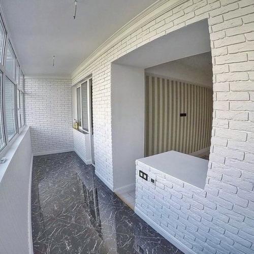 Пока не решили что будем делать с лоджией, но отделку мы сделали и объединили ее с кухней.