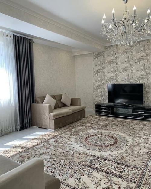 Я хотел бы представить вам ремонт, выполненный в нашей трех комнатной квартире несколько лет назад. 02