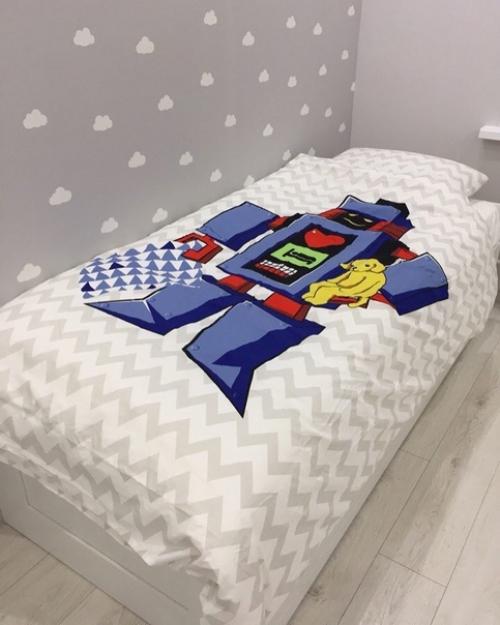 Вот сделали ремонт в детской, но вот теперь в замешательстве, получилось как то слишком много серого, надо было добавить побольше ярких цветов. 01