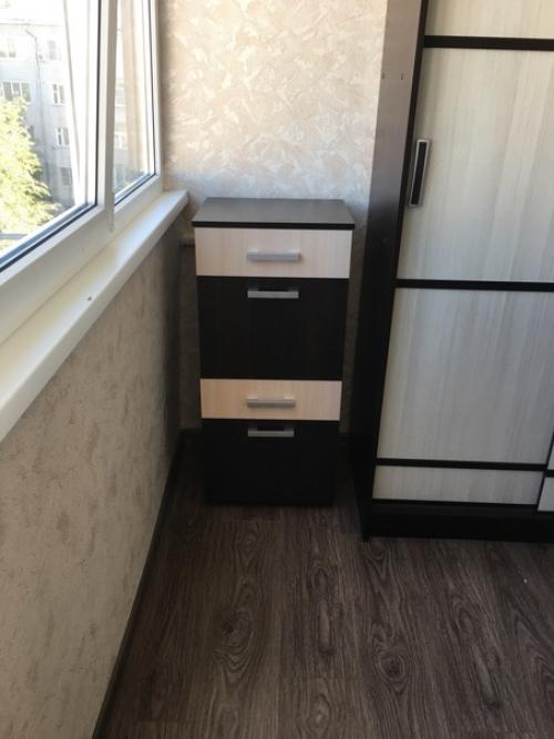 Отремонтировали лоджию и сделали что то вроде небольшой комнатки. 07