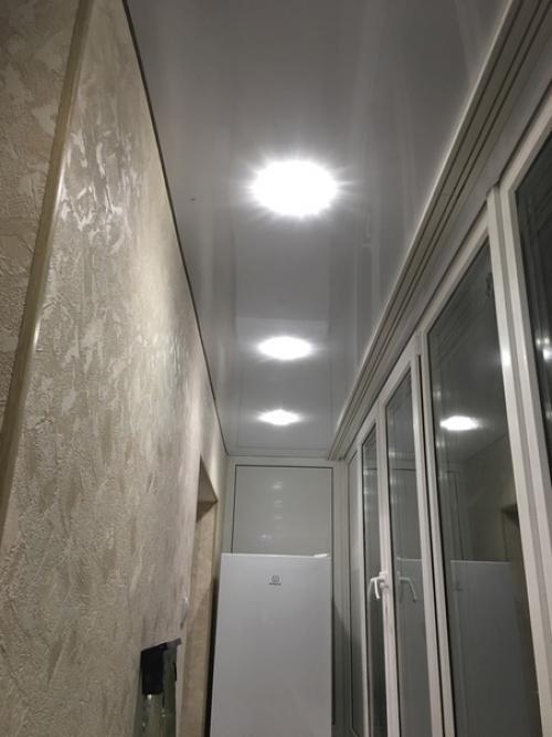 Отремонтировали лоджию и сделали что то вроде небольшой комнатки. 05