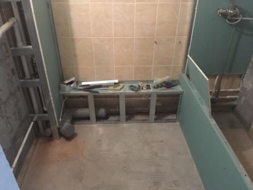 Пришлось изрядно попотеть, чтобы сделать ремонт в ванной комнате. 05