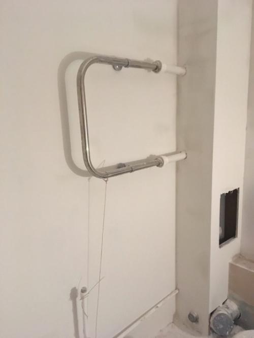 Пришлось изрядно попотеть, чтобы сделать ремонт в ванной комнате. 08