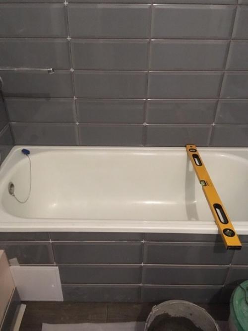 Пришлось изрядно попотеть, чтобы сделать ремонт в ванной комнате. 09