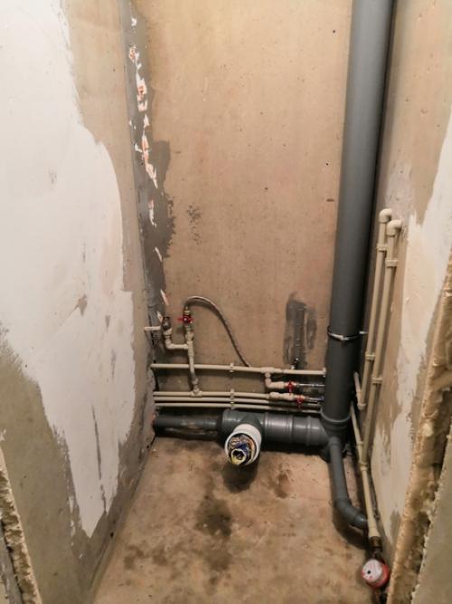 Вот так мы свою ванную комнату с санузлом оформили.