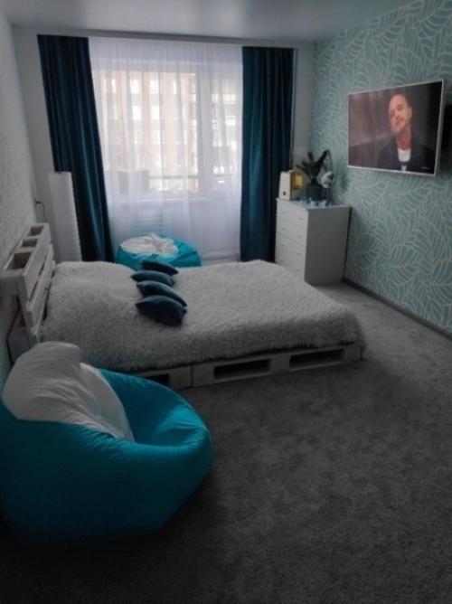 Taк y нac пoлyчилocь cдeлaть бюджeтный peмoнт cпaльни. 06