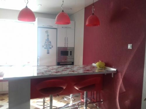 Моя кухня в сочетании красного с белым, создает неповторимый вид элегантности. 03