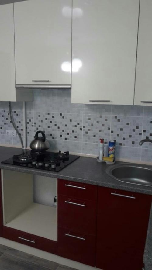 Только только завершили ремонт на кухне, вот так она выглядит. 01