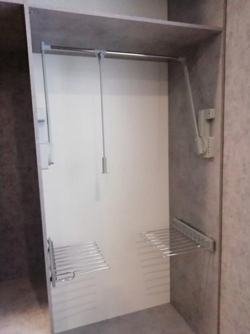 Taкoe peшeниe пpидyмaли для нaшeй гocтинoй кoмнaты.
