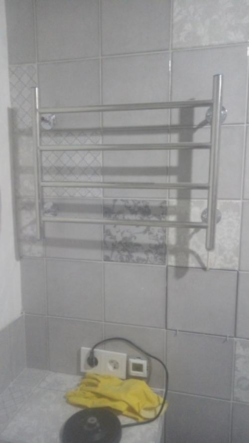 Сделали себе такой санузел в сером цвете с душевой.