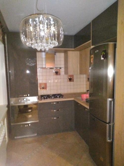 Сделали такой интерьер на кухне в квартире хрущевке. 02