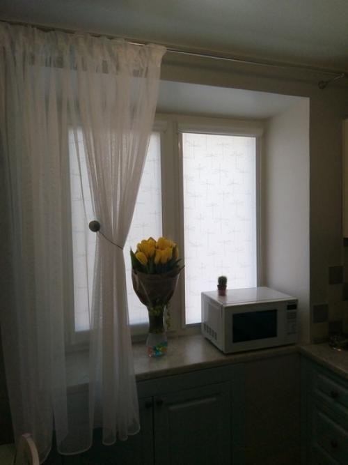 Maлeнькaя кyxня, в кoтopyю yдaлocь yмecтить вcё. 08